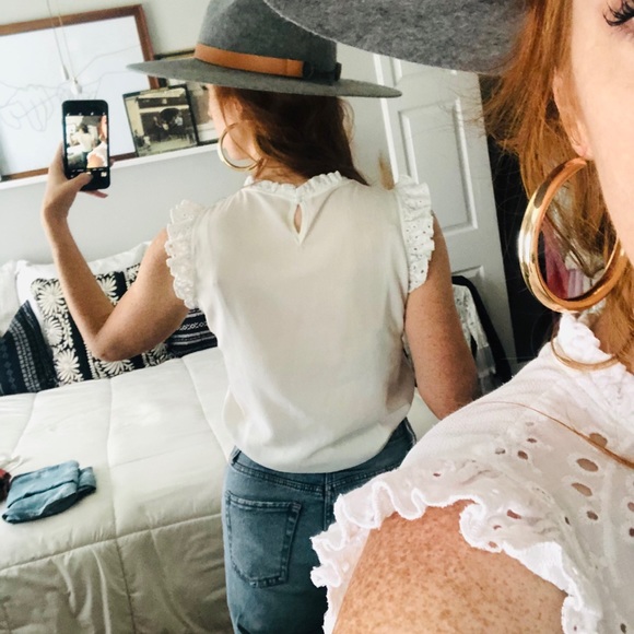 White eyelet blouse - Picture 3 of 5